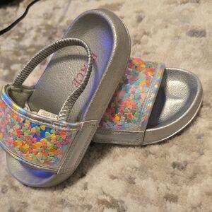 🔵Childrens PLACE Silver Kids Sandals with Multicolor Hearts Size 9 NwOT